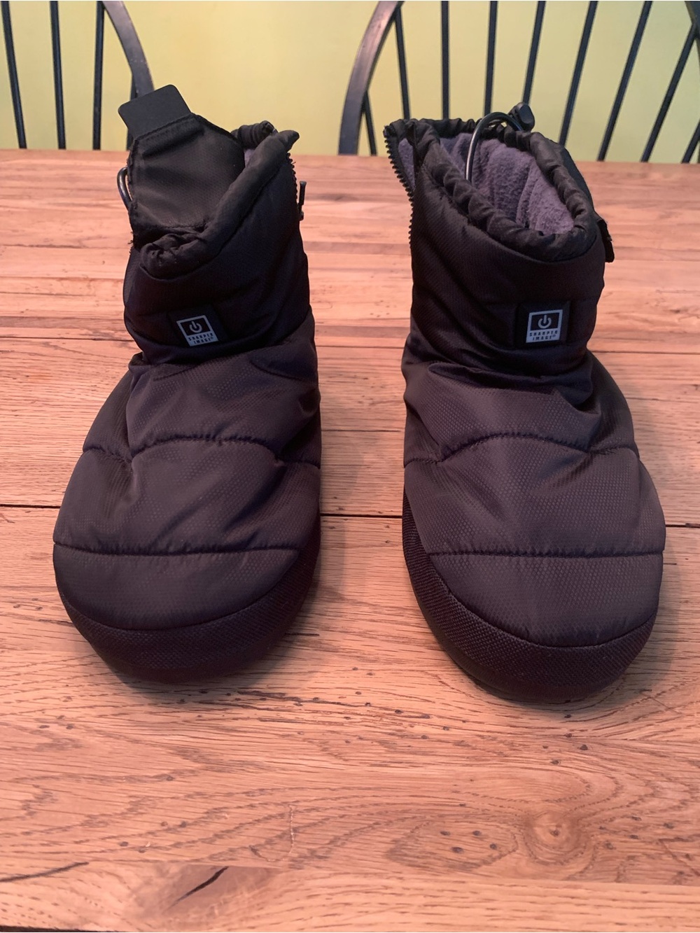 Sharper Image Rechargeable Heated Slippers
Size Medium